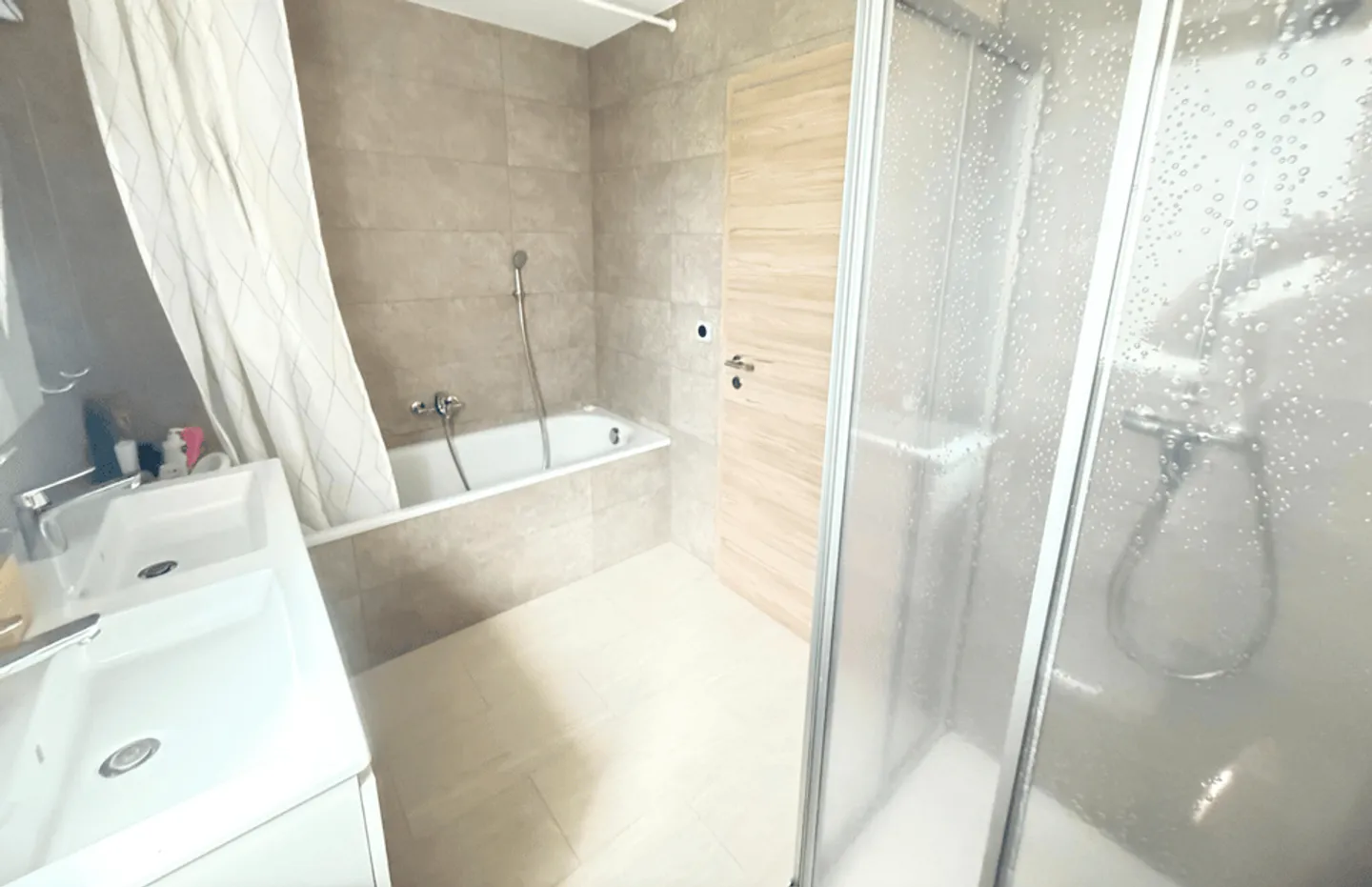 Magnifique appartement de 4,5 pièces à Trey - Construction récente 2021 - Photo 9 sur 13