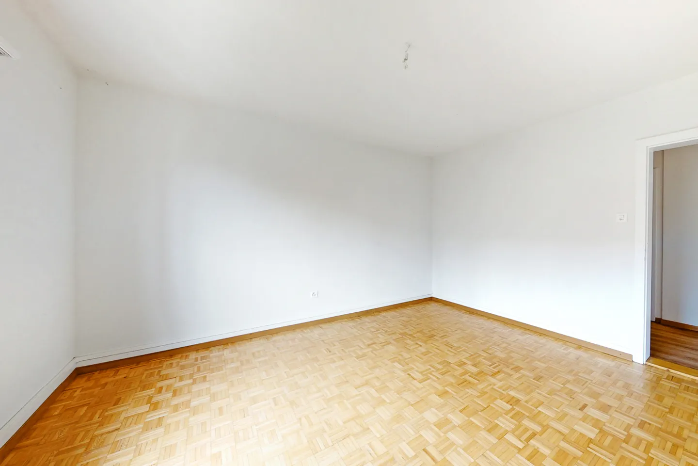 Your accommodation in Neuchâtel - Photo 9 of 13