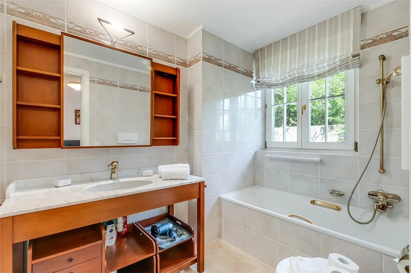 Elegante Villa mit Traumhaftem Blick - Foto 24 von 24