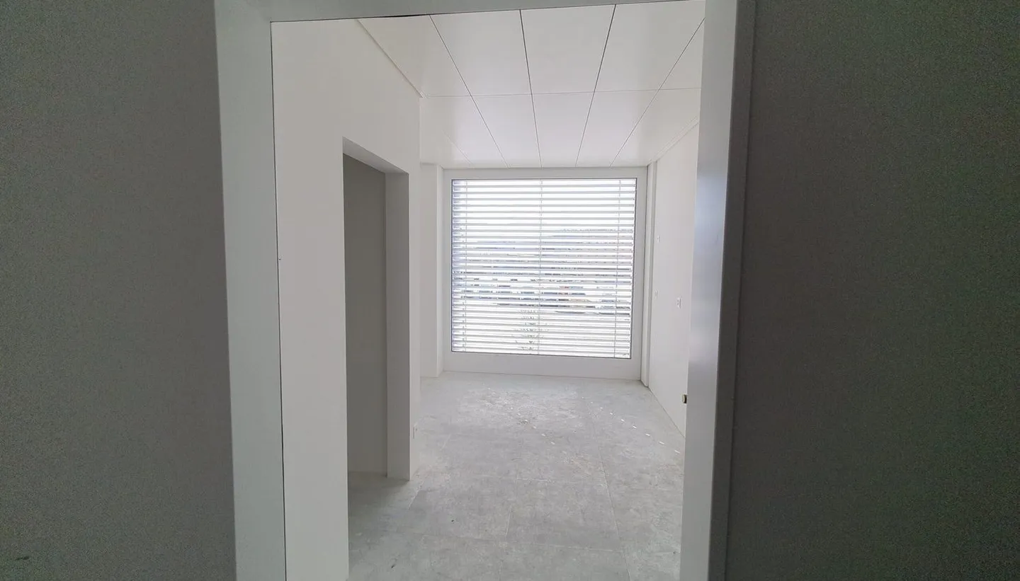 Zahnarztpraxisräumlichkeiten im Endausbau - Foto 4 von 16