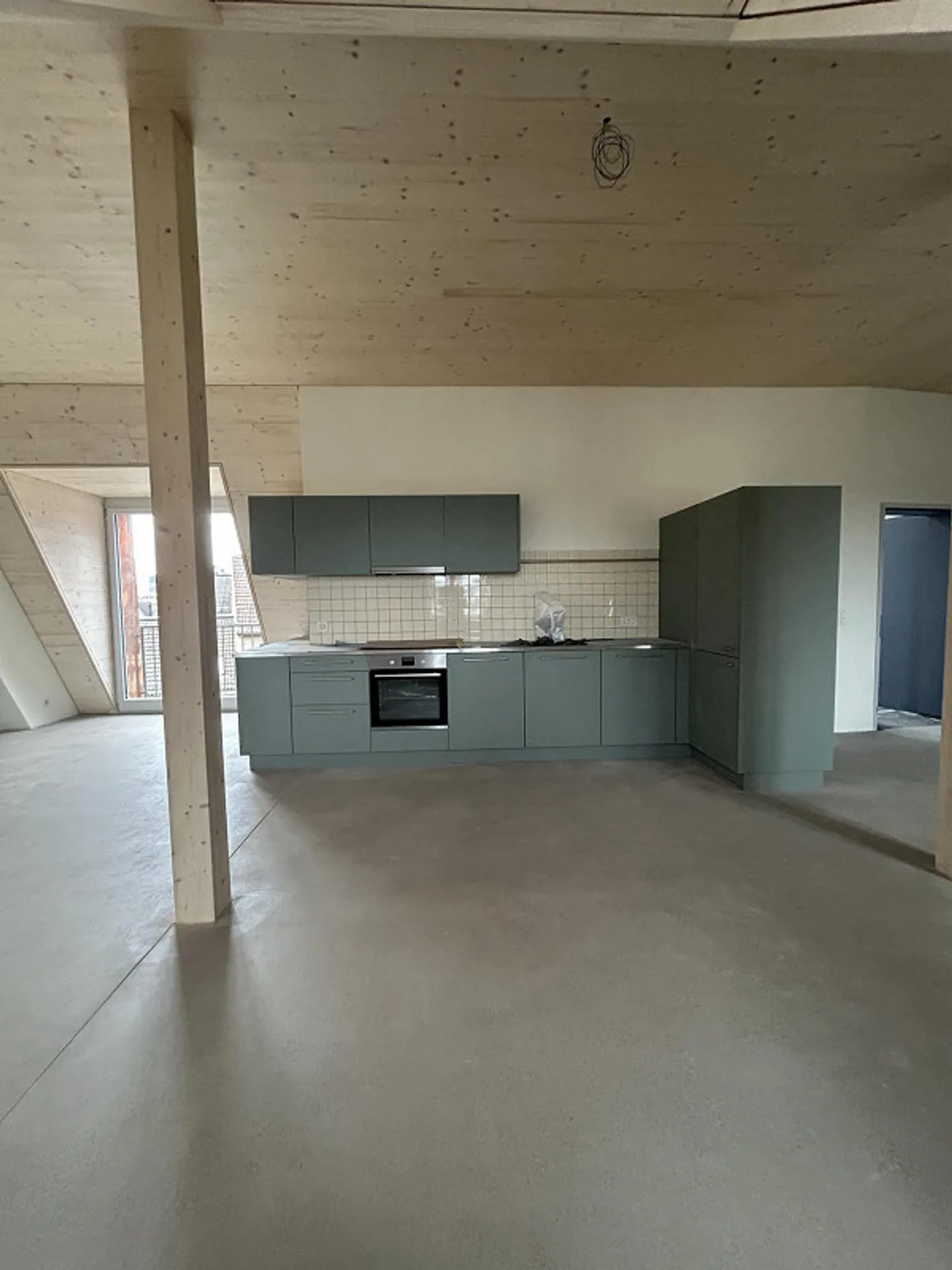 Charming penthouse apartment including spacious rooftop terrace in Wiedikon - Photo 6 of 12