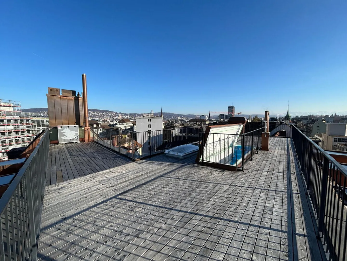 Charming penthouse apartment including spacious rooftop terrace in Wiedikon - Photo 11 of 12