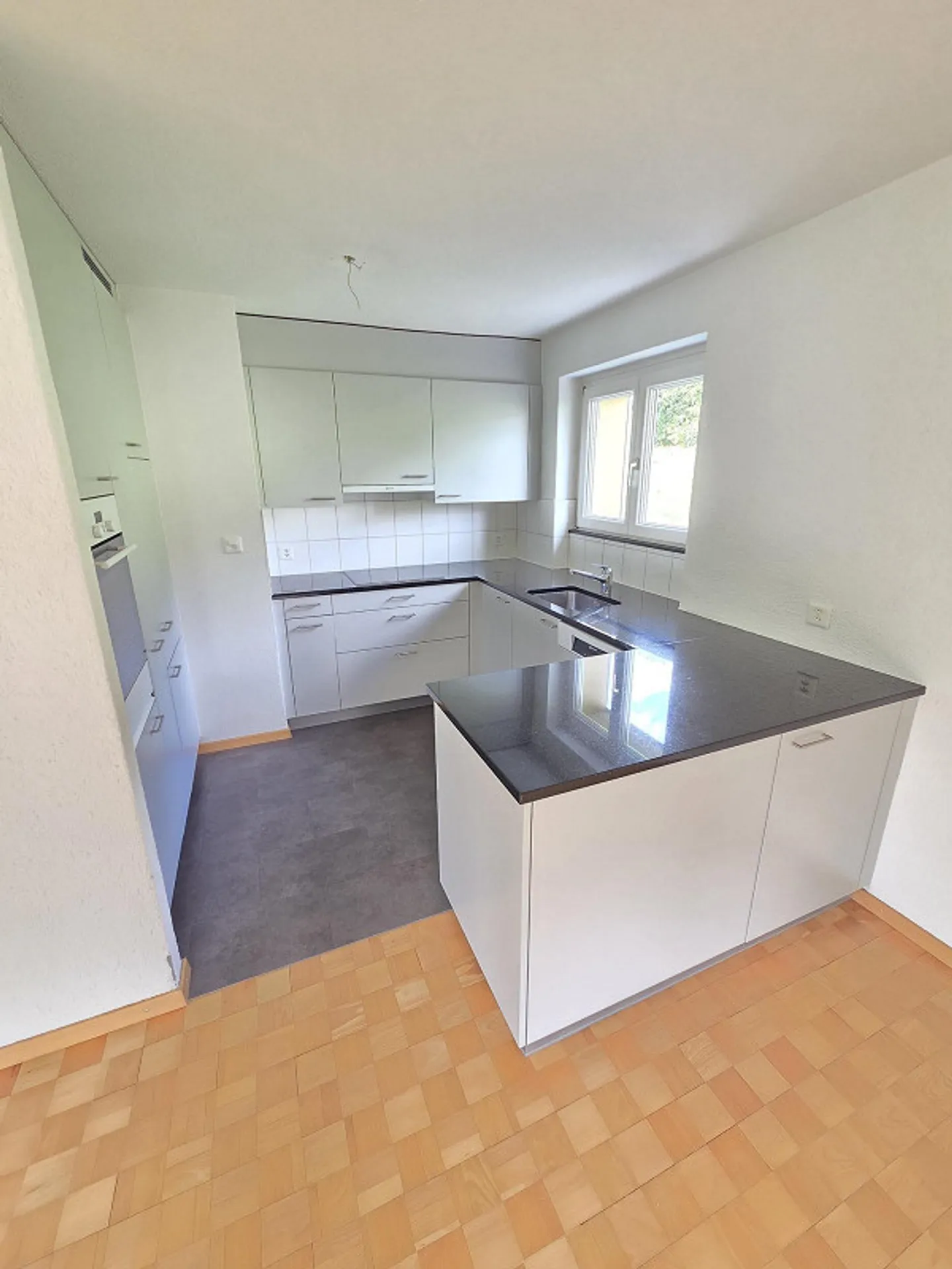 Appartement lumineux de 4 pièces avec balcon à Teufen - fraîchement peint ! - Photo 2 sur 10