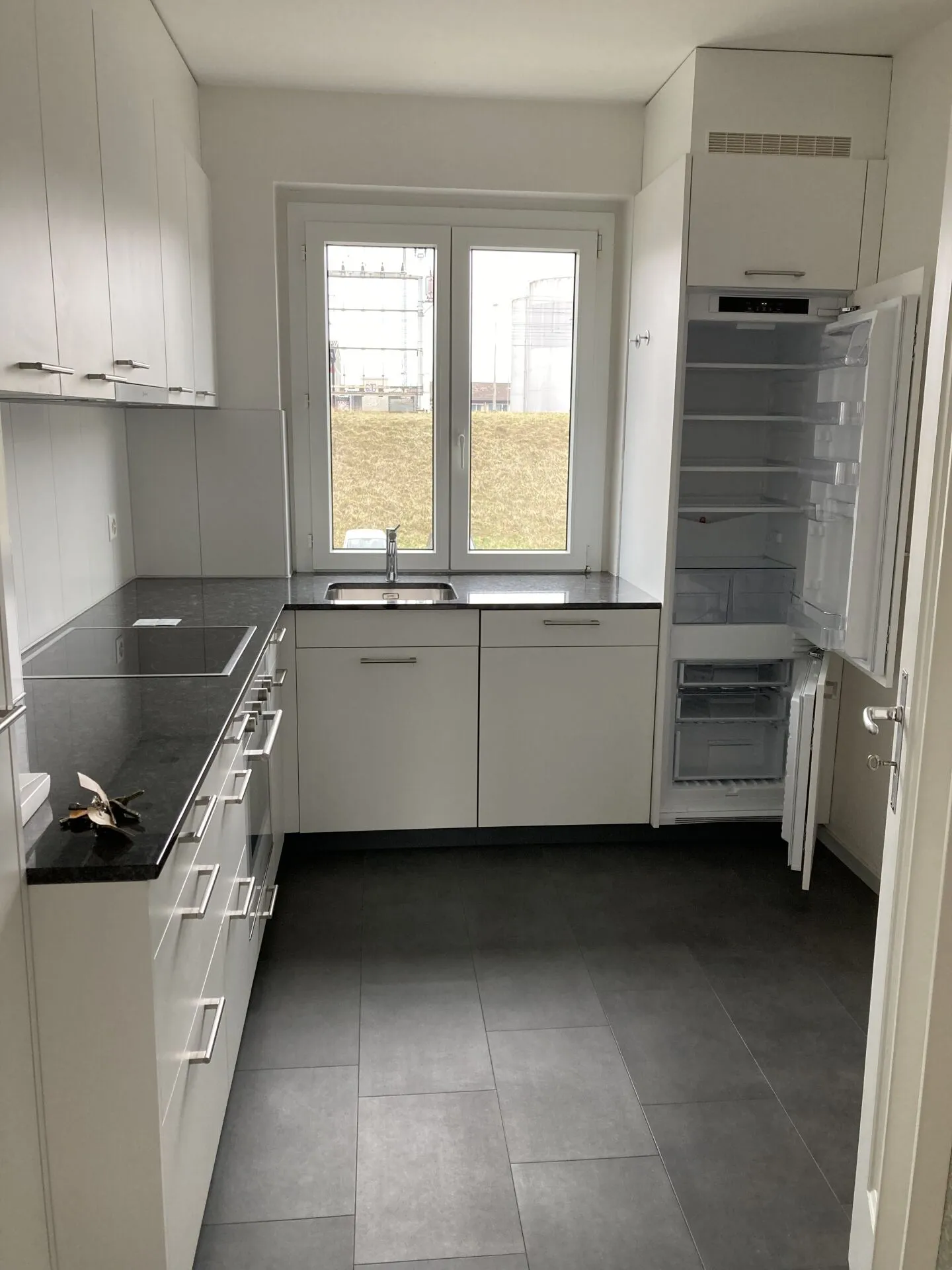Appartement de 3 pièces fraîchement peint dans un emplacement central à Ostermundigen ! - Photo 3 sur 11