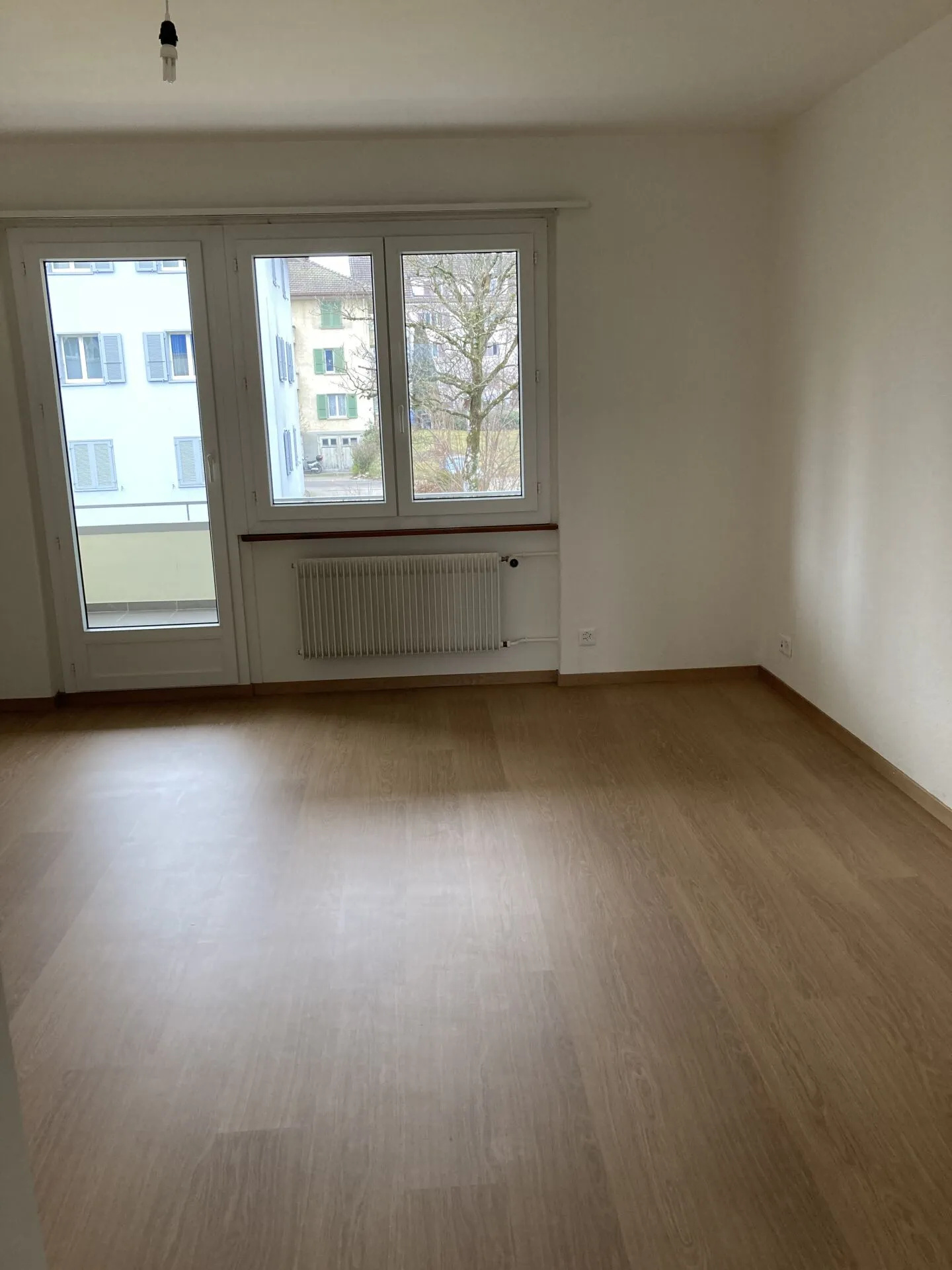 Appartement de 3 pièces fraîchement peint dans un emplacement central à Ostermundigen ! - Photo 5 sur 11