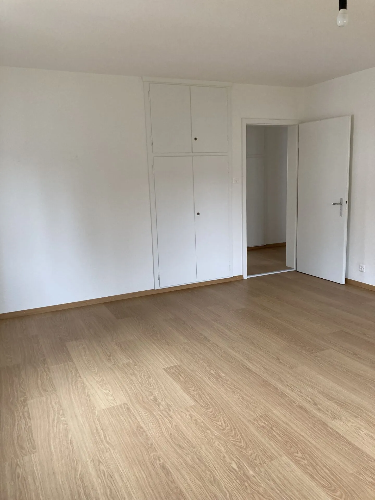 Appartement de 3 pièces fraîchement peint dans un emplacement central à Ostermundigen ! - Photo 6 sur 11