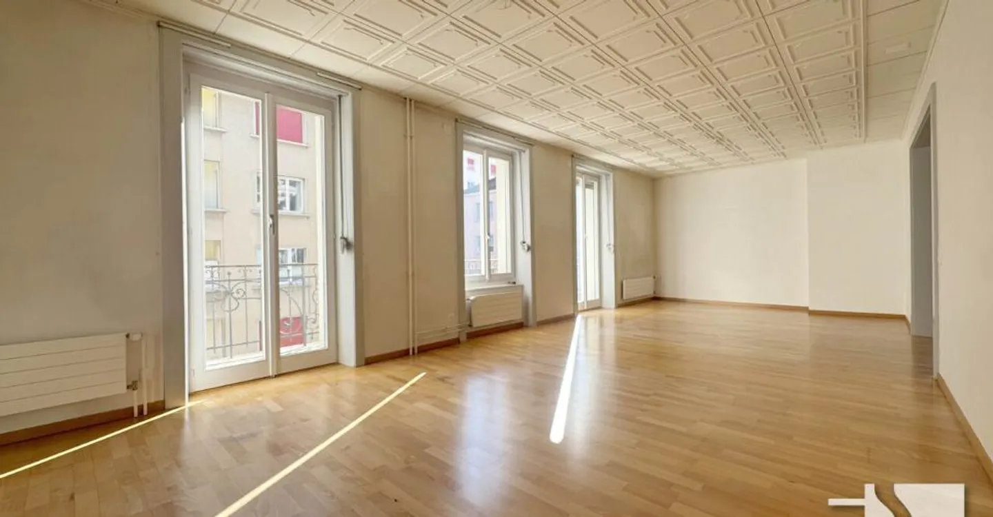 GERÄUMIGE 3½ ZIMMER MIT BALKONEN IN RENOVIERUNG - Foto 5 von 5