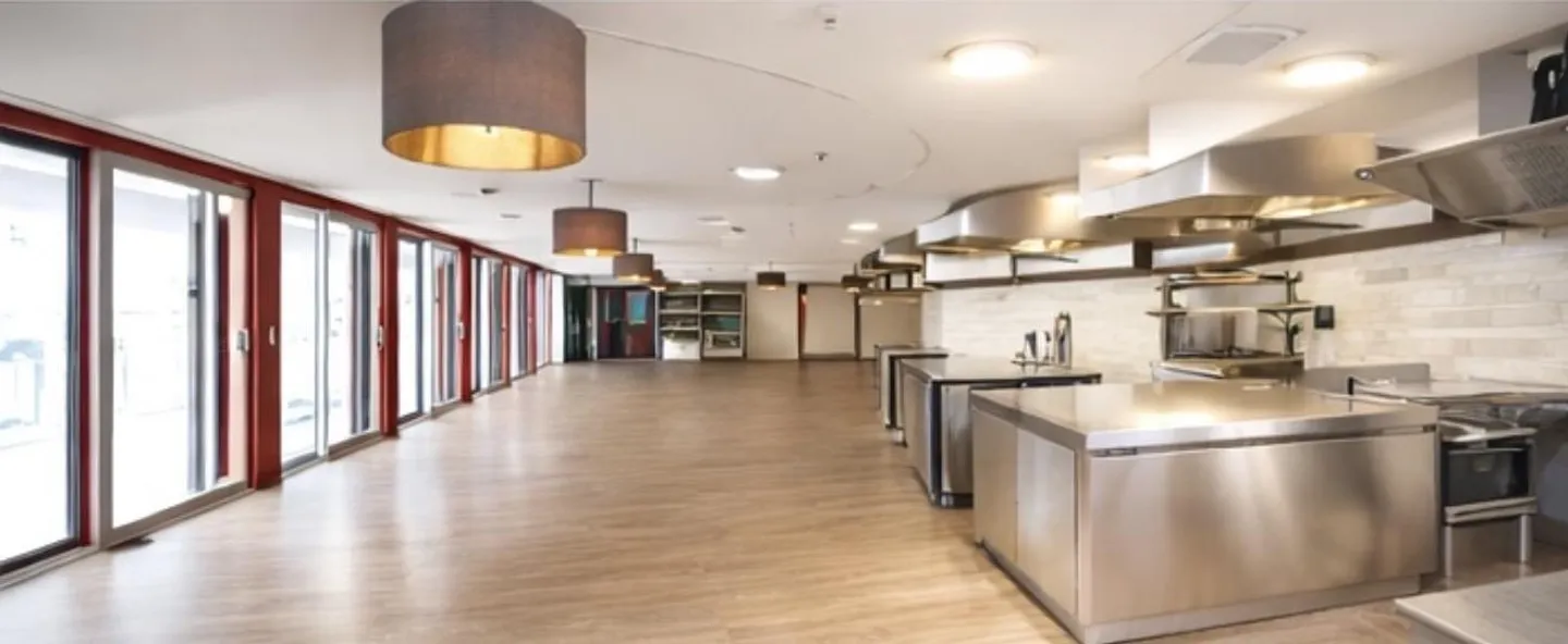 Retirement home or private clinic or hotel property or yield... - Photo 3 of 36