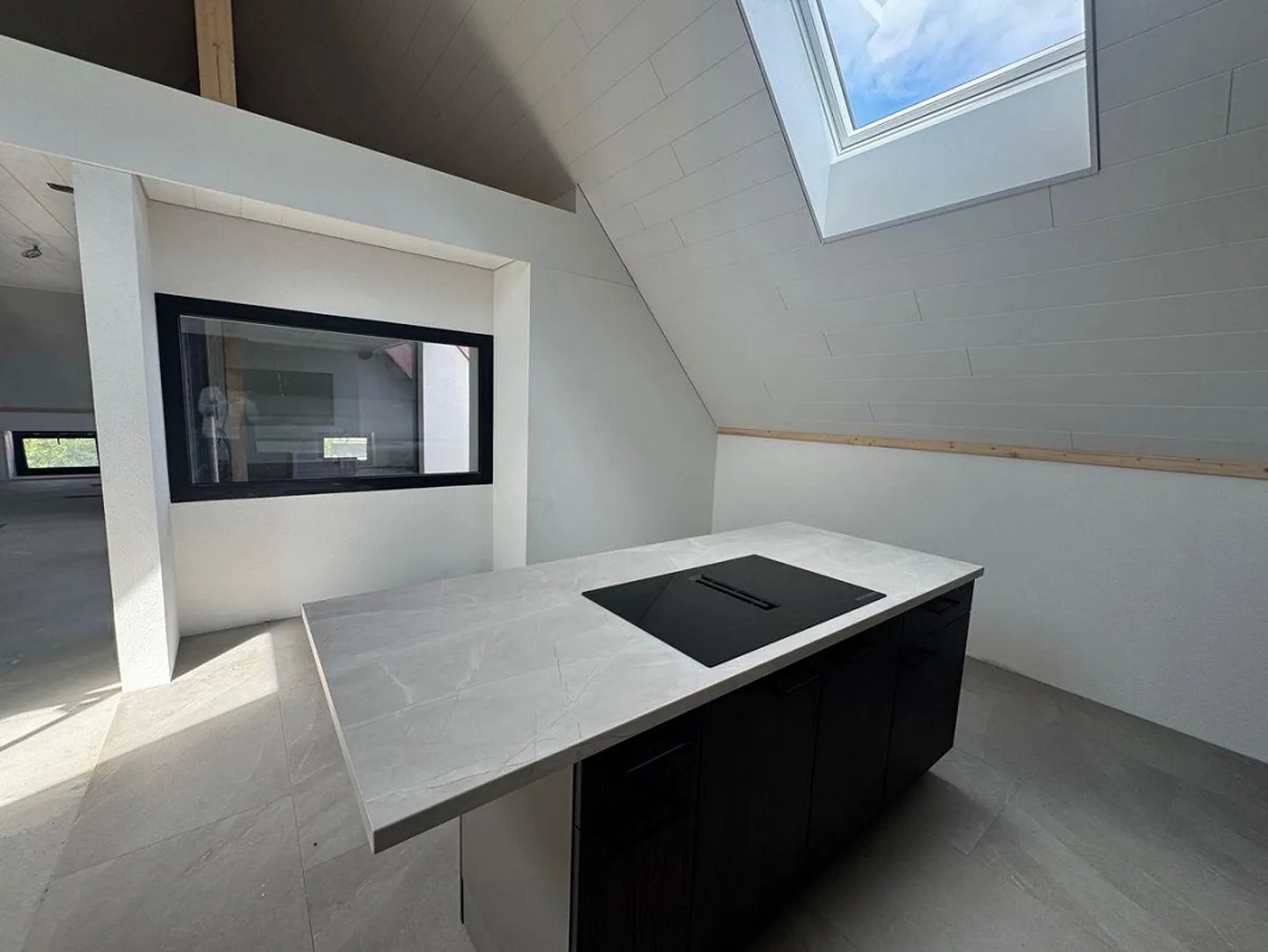 Magnificent new duplex - Photo 3 of 12