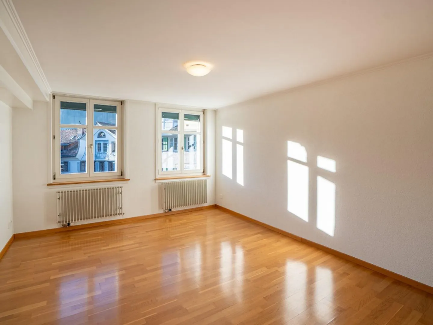 Spacious Old Town Apartment with Sunny Balcony - Photo 4 of 8