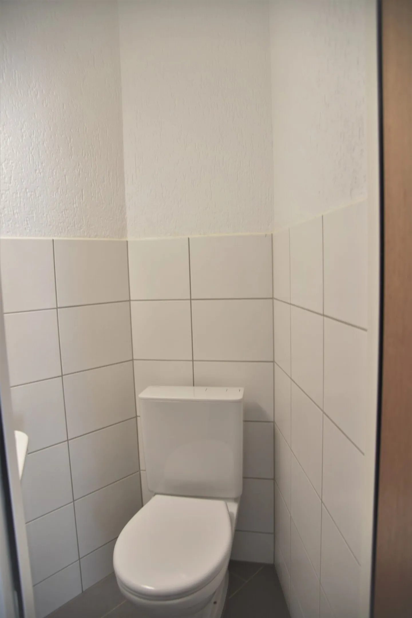 Spacious 3.5 room apartment in a quiet area with balcony, parking space and good accessibility - Photo 8 of 12