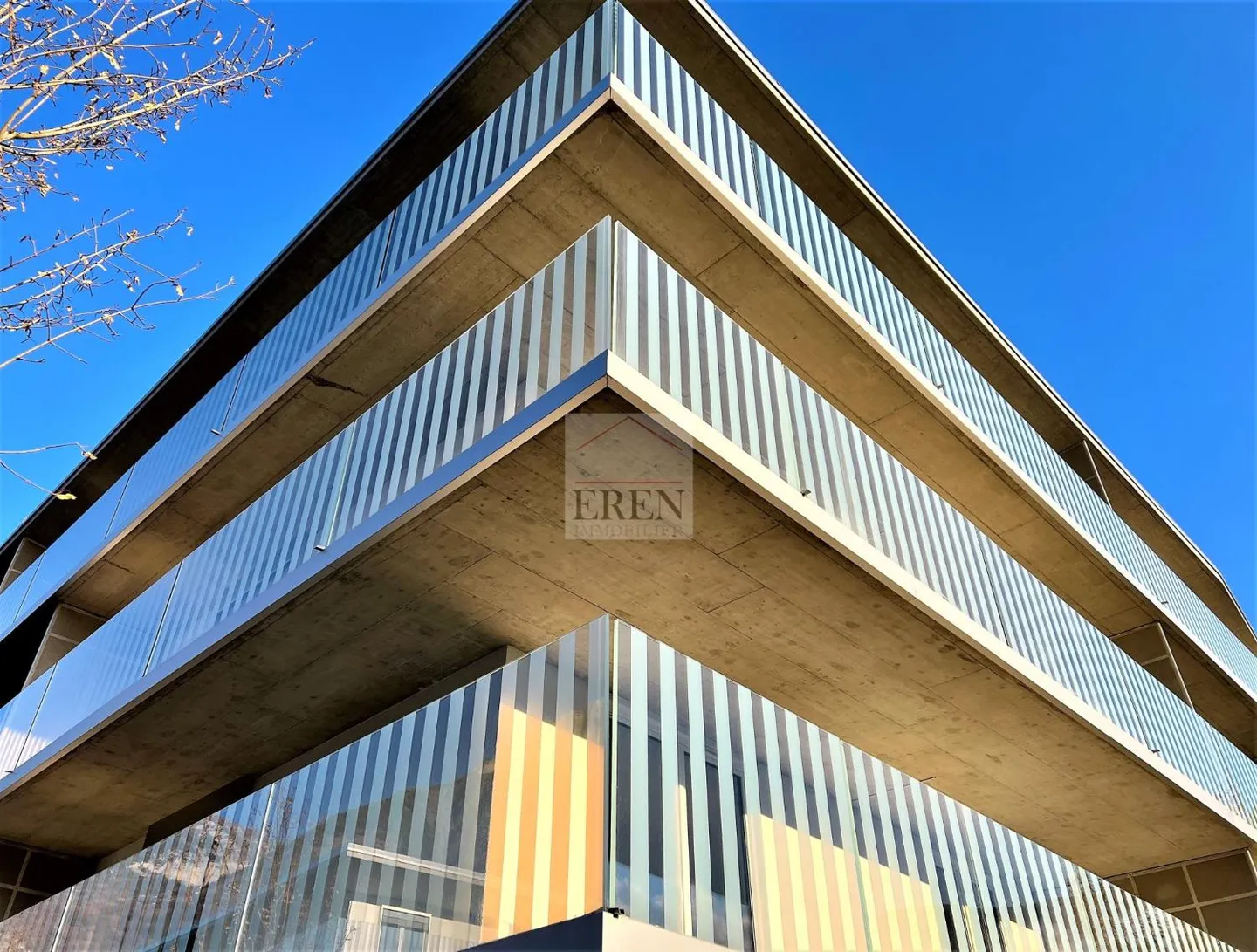 Spazioso attico 2,5p di 90m2 e grande terrazza di 29 m2 nel centro di Fully - Foto 10 di 13