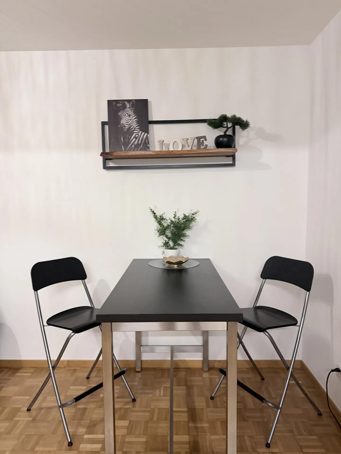 2½ ROOM MAISONETTE APARTMENT IN ZURICH - DISTRICT 8 SEEFELD/MÜHLEBACH, FURNISHED - Photo 4 of 10