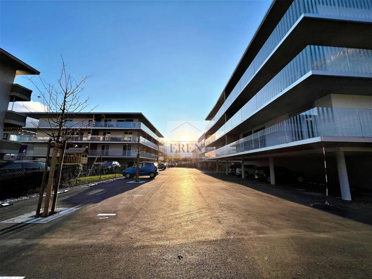 Spazioso attico 2,5p di 90m2 e grande terrazza di 29 m2 nel centro di Fully - Foto 12 di 13