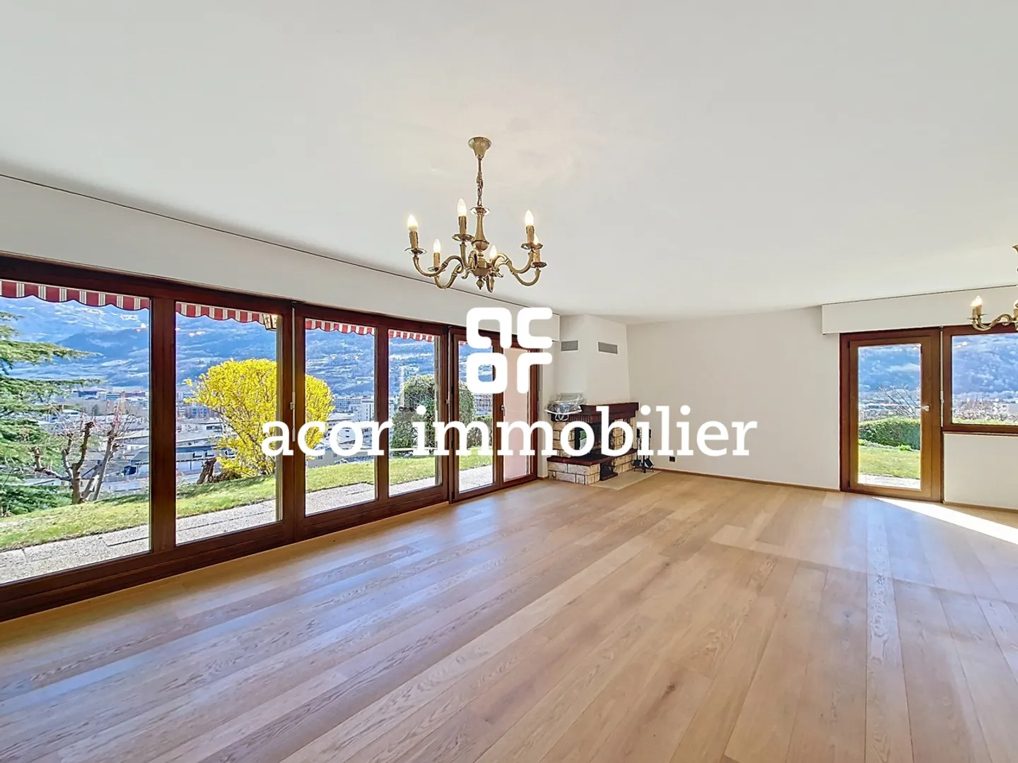 Spacious family villa with independent studio in Gravelone, Sion! - Photo 2 of 6