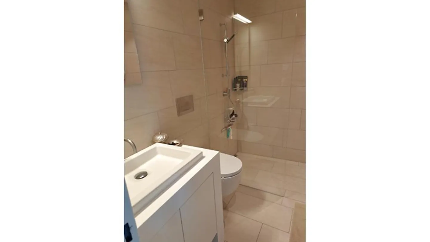 Modernes Apartment mit Seeblick - Foto 8 von 10