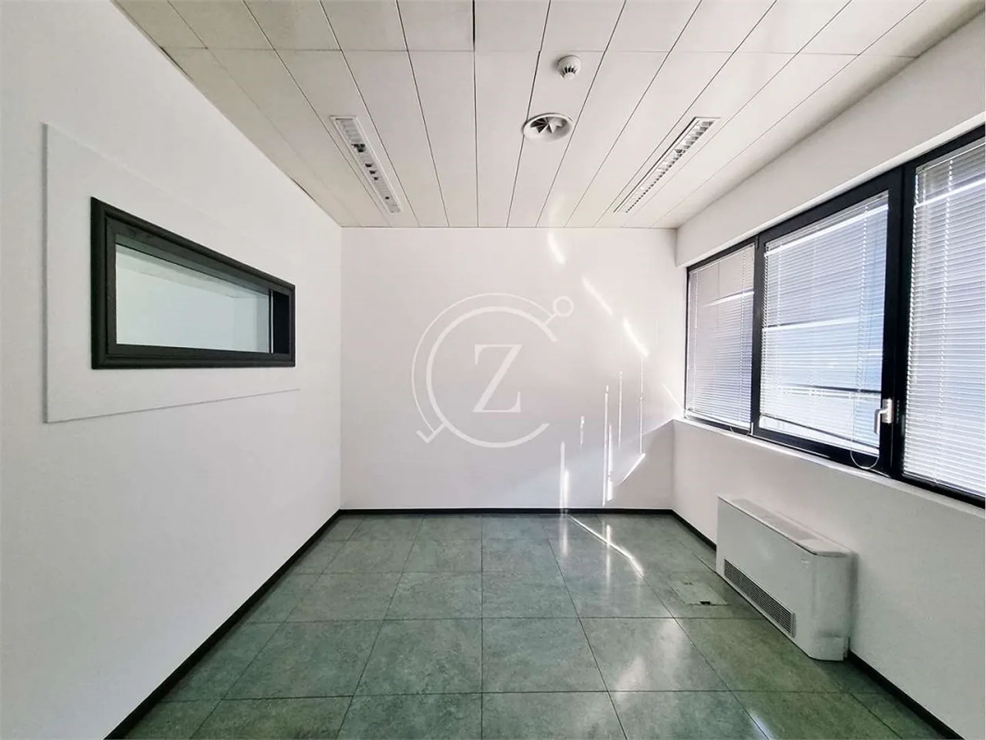 We rent renovated administrative premises - Photo 3 of 5