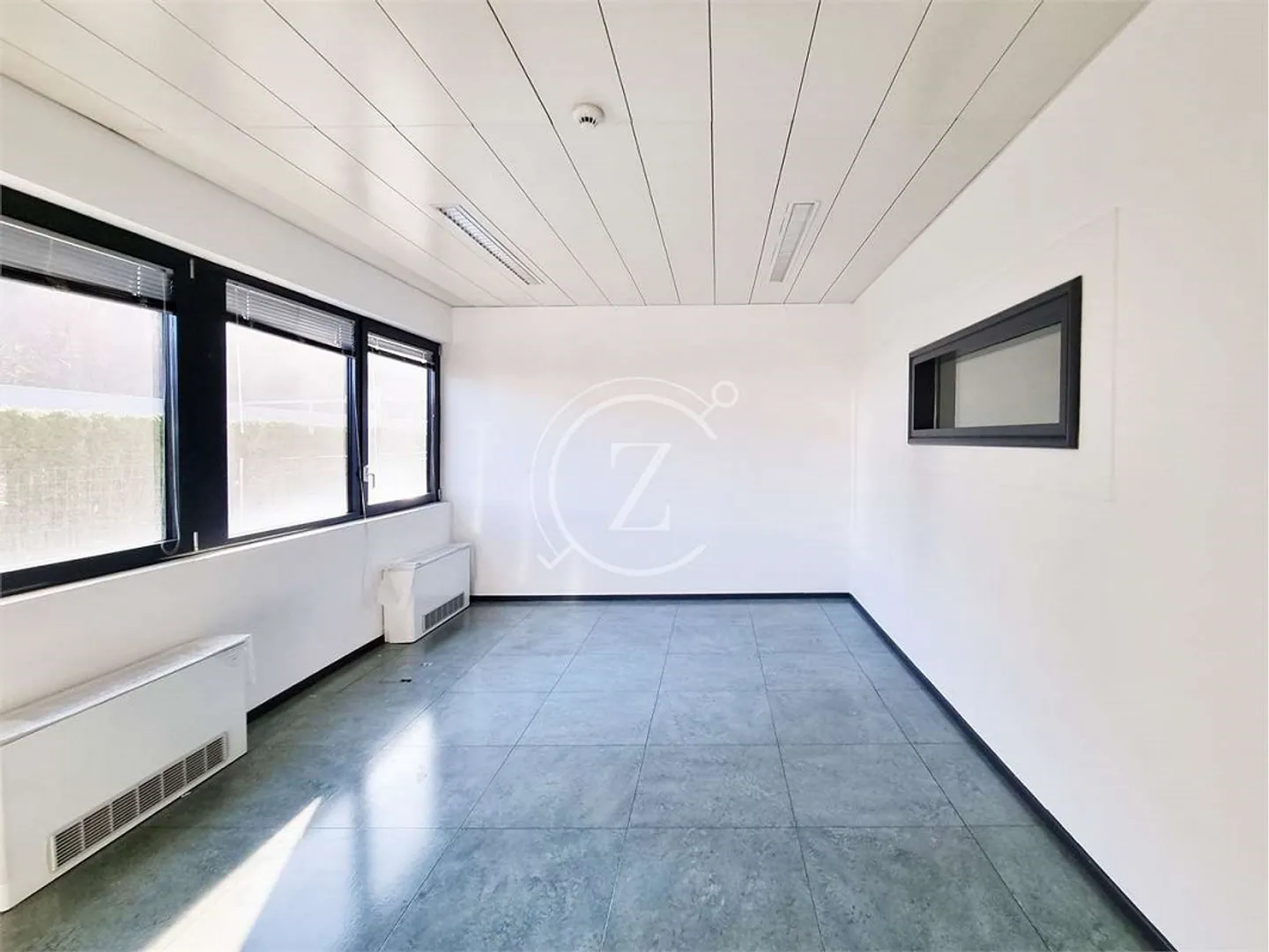 We rent renovated administrative premises - Photo 4 of 5