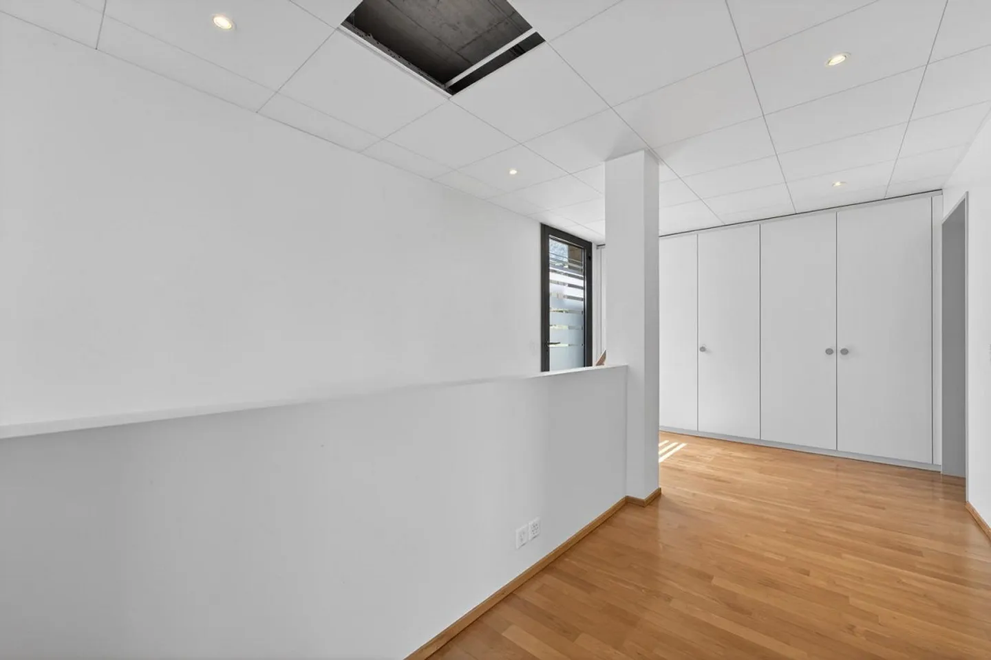 Propriété commerciale / Bureau / Cabinet dans un emplacement calme à Hergiswil - Photo 9 sur 13