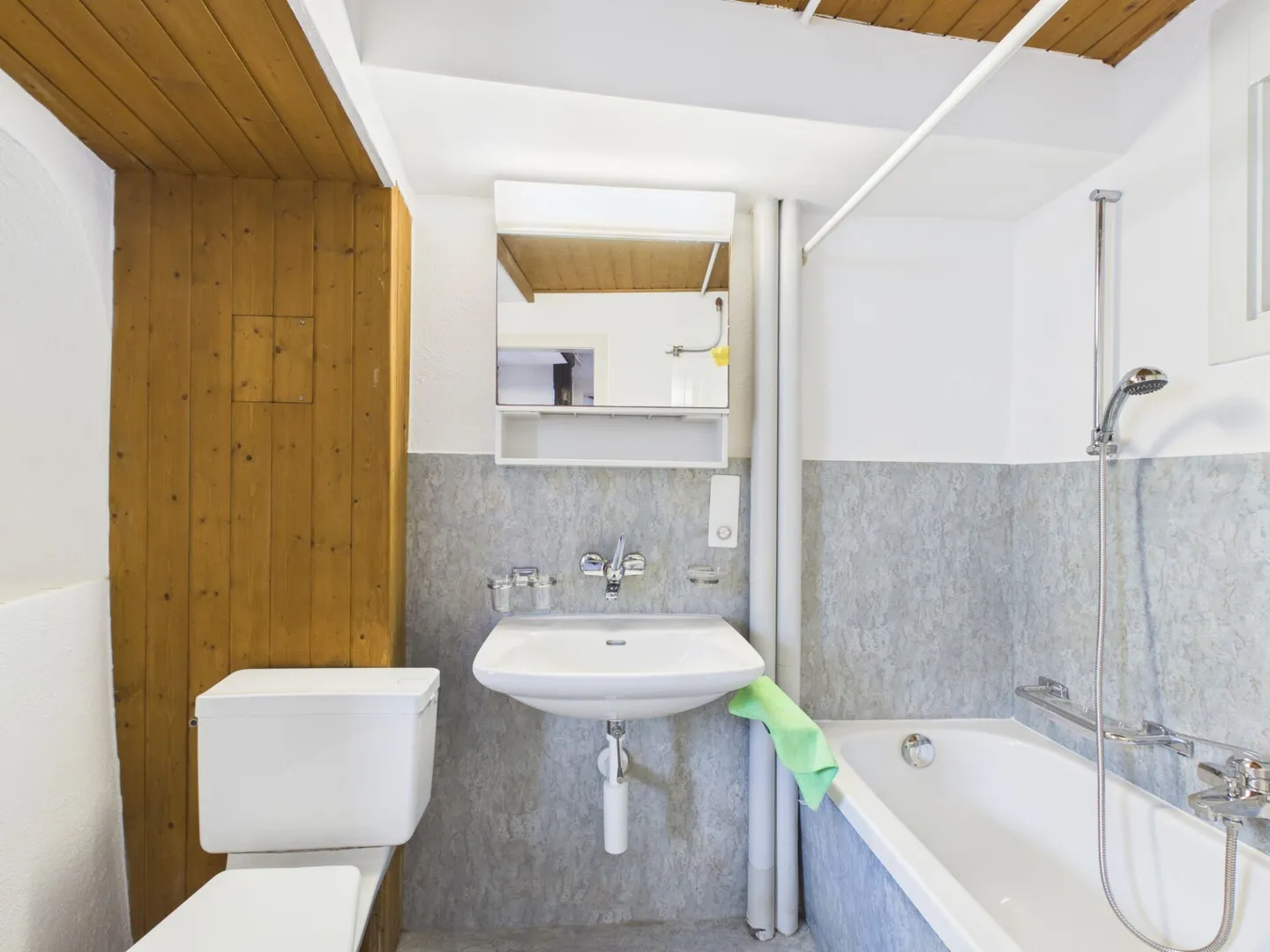 Historical Old Building Apartment in the City Center - Photo 5 of 11