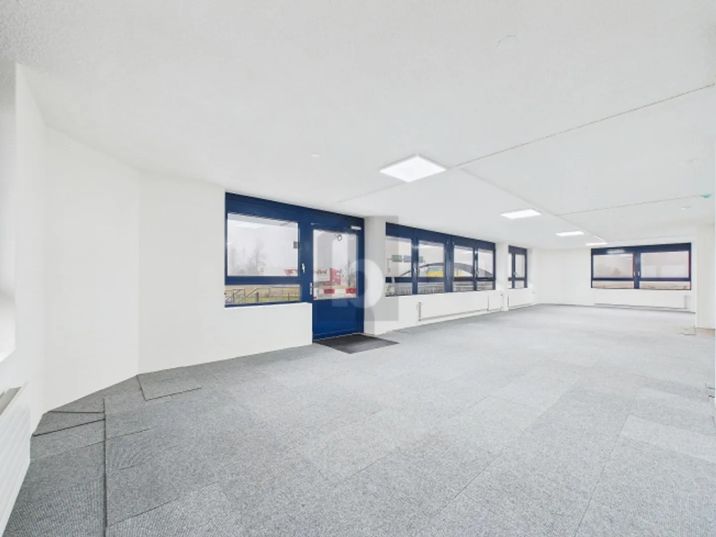 HELLER SHOWROOM IN TOP LOCATION - Photo 1 of 6