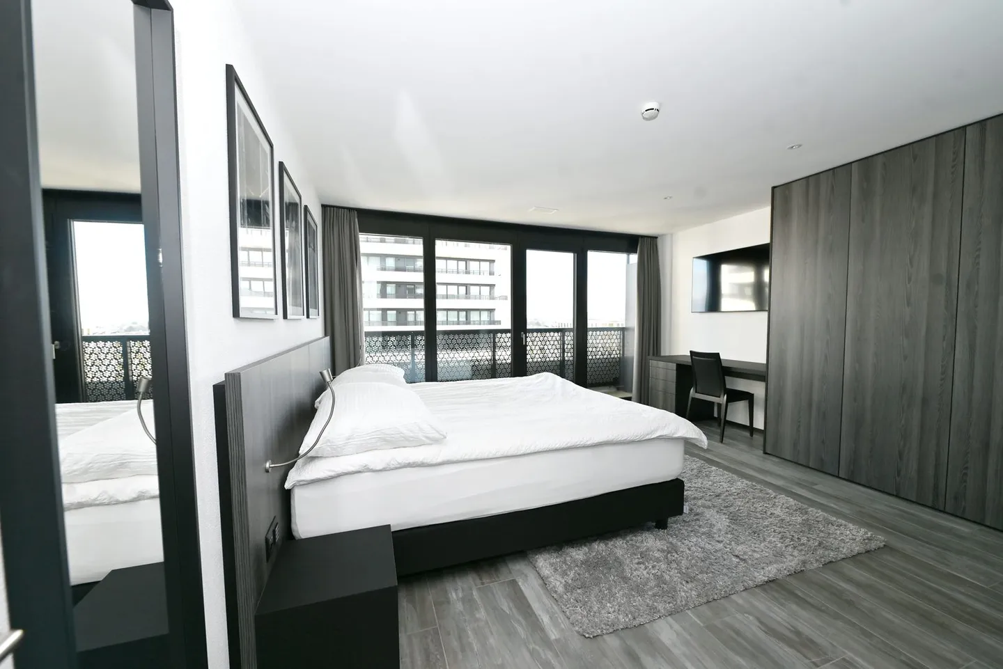 Three Point - Charming 2.5-Room Apartment - Photo 7 of 10