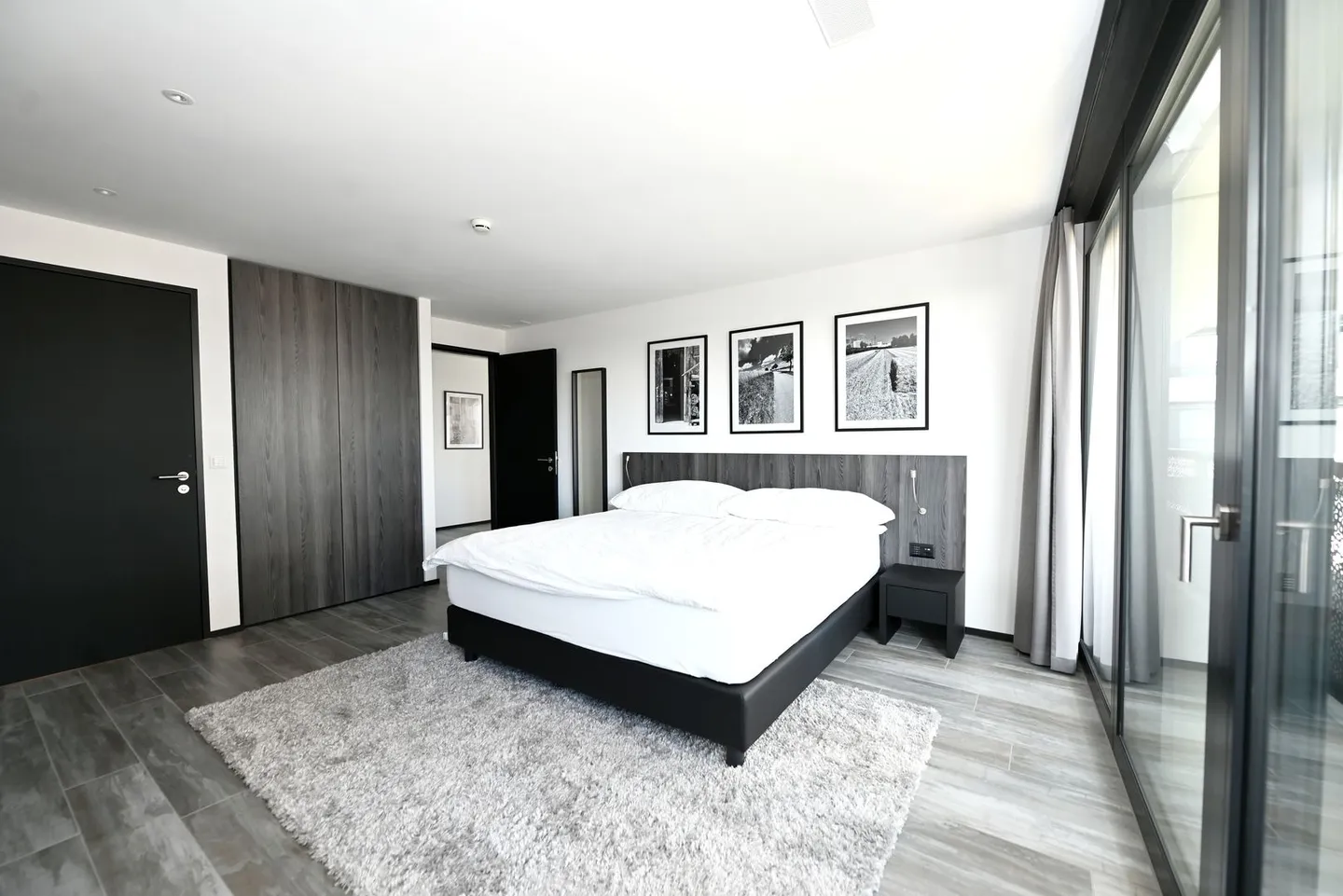 Three Point - Charming 2.5-Room Apartment - Photo 8 of 10