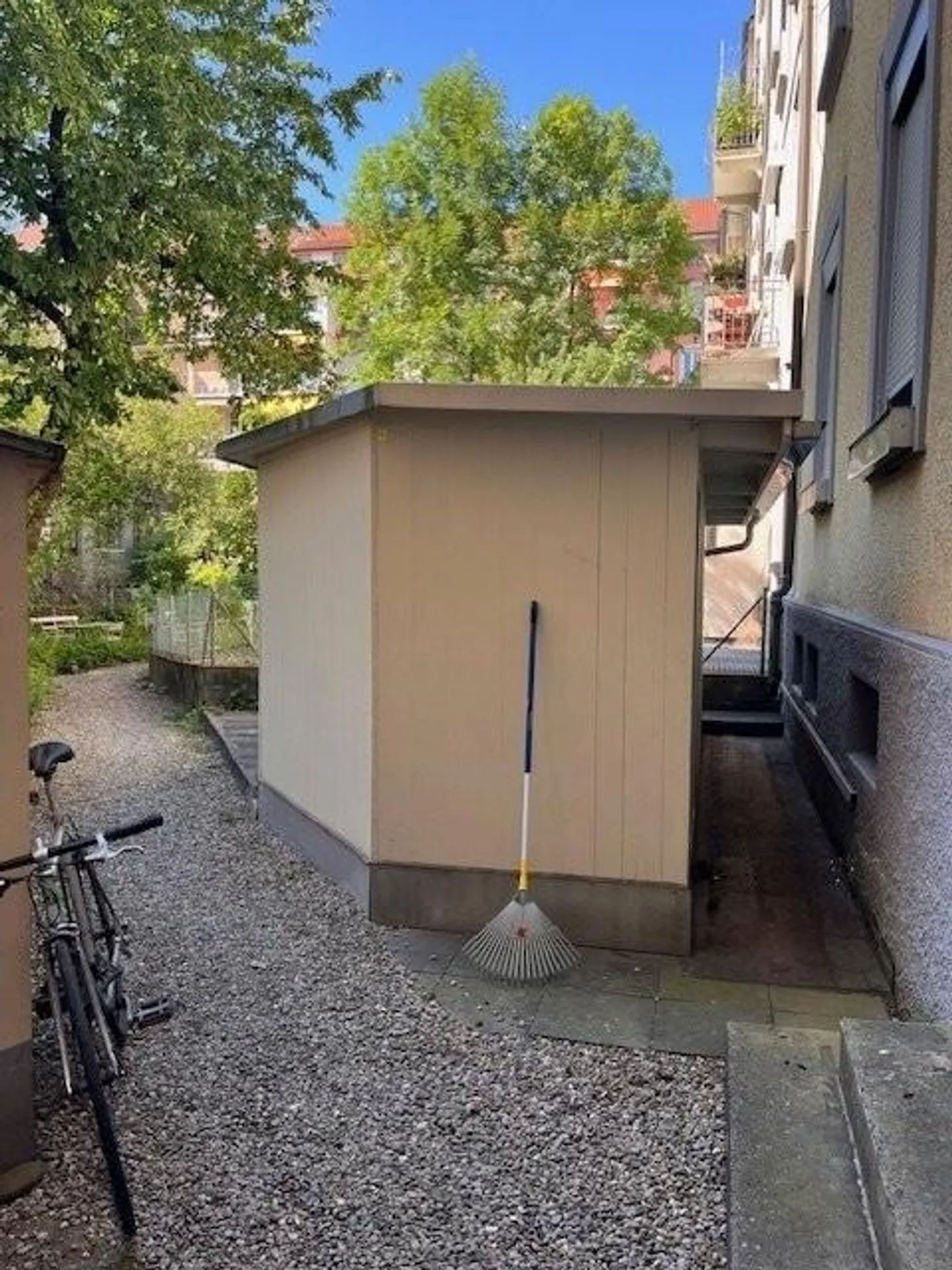 Il tuo nuovo spazio di stoccaggio in una posizione privilegiata in Länggasse! - Foto 2 di 7
