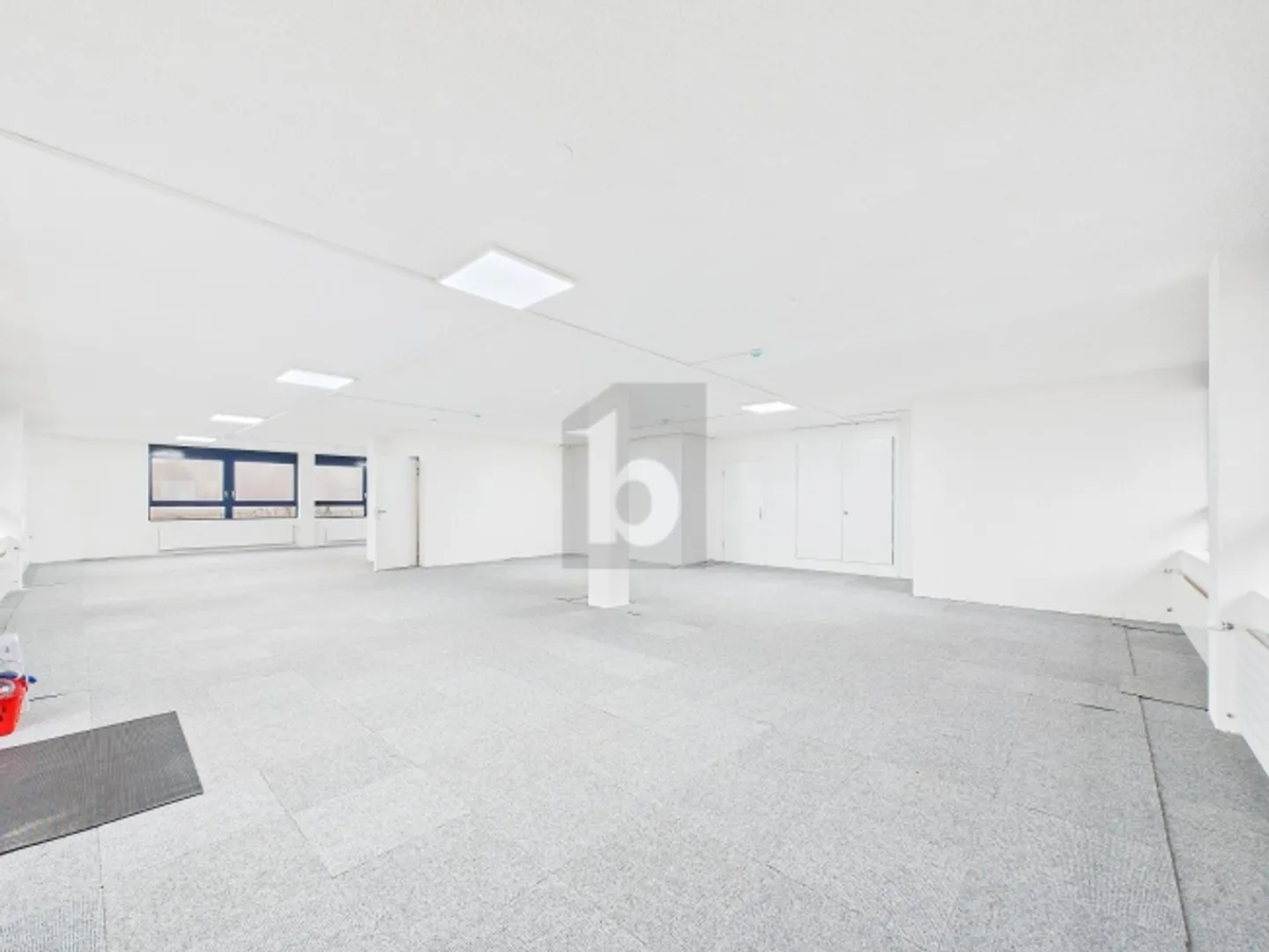 HELLER SHOWROOM IN TOP LOCATION - Photo 3 of 6