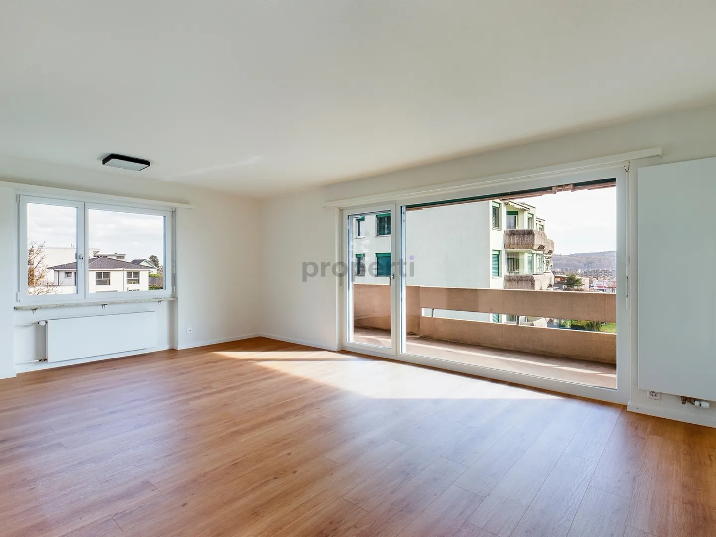 Appartamento completamente ristrutturato con balcone vicino alla città - Foto 1 di 7