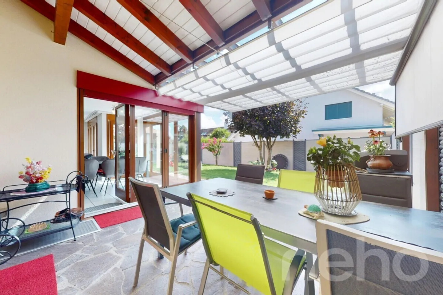 Casa unifamiliare ben tenuta con giardino, camino e garage - Foto 7 di 12