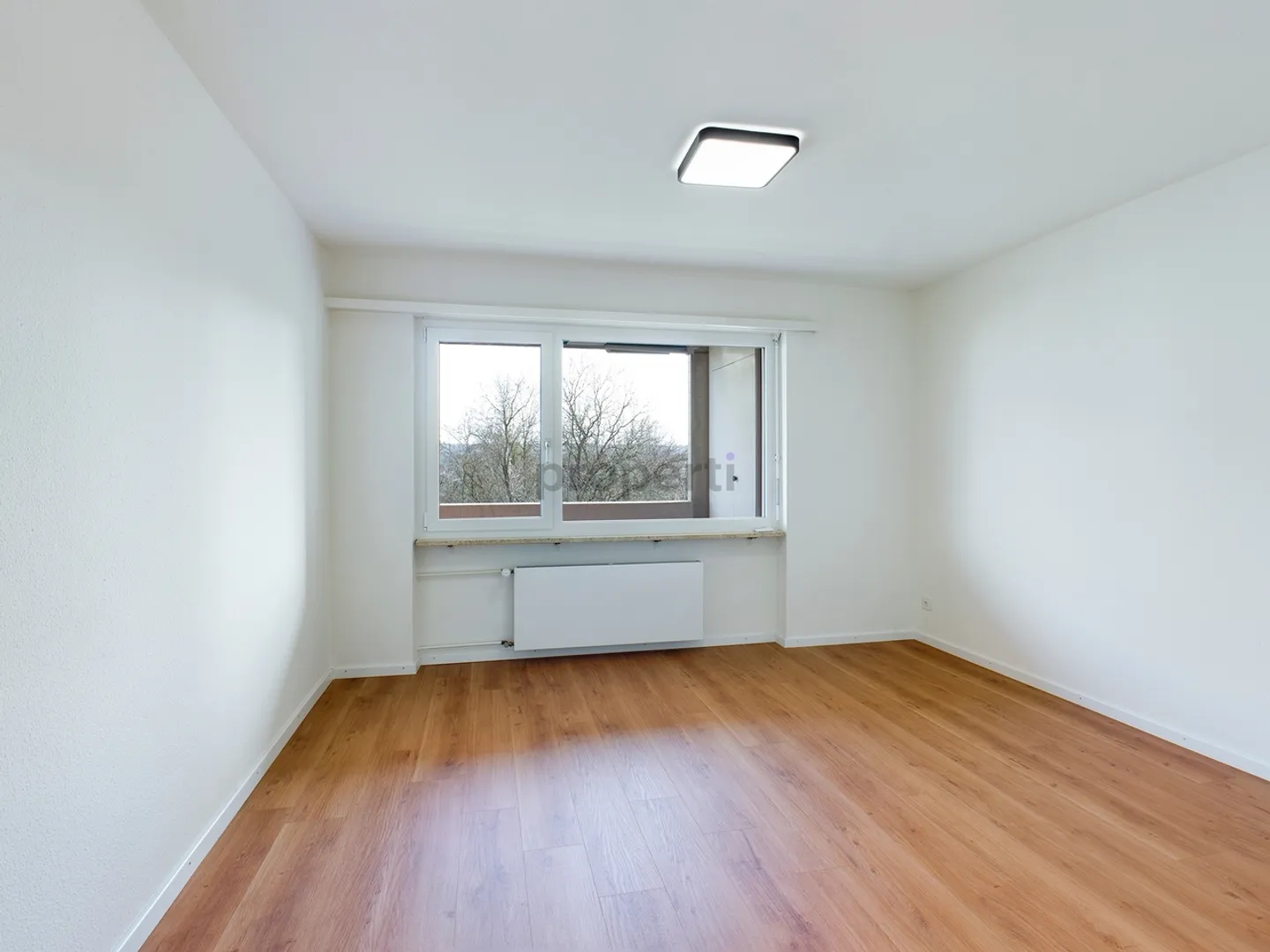 Appartamento completamente ristrutturato con balcone vicino alla città - Foto 4 di 7