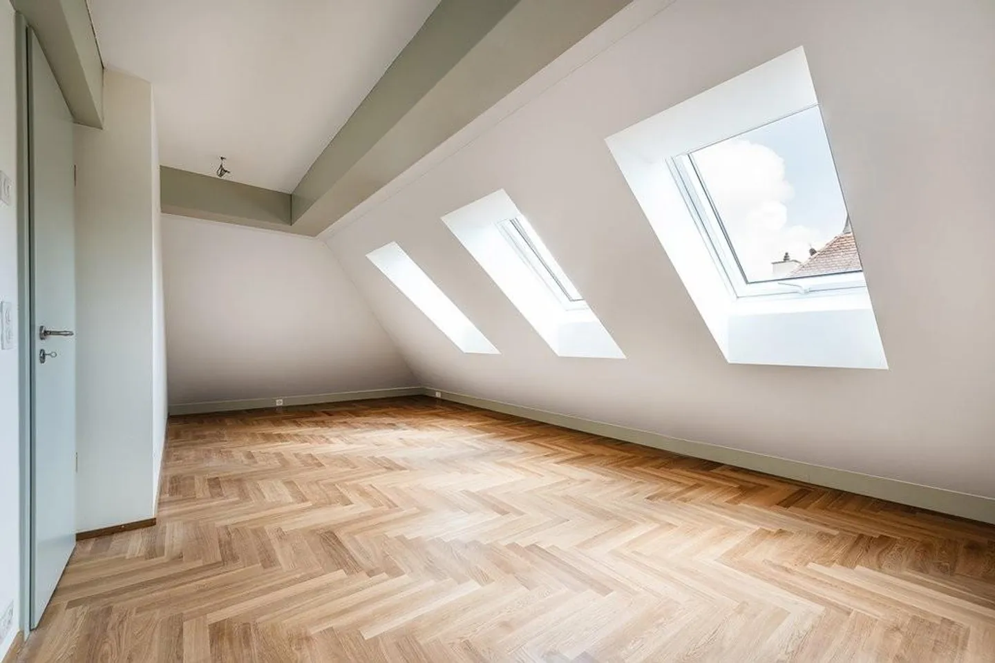 Luminoso appartamento duplex nel popolare quartiere 6 di Zurigo - Foto 8 di 12