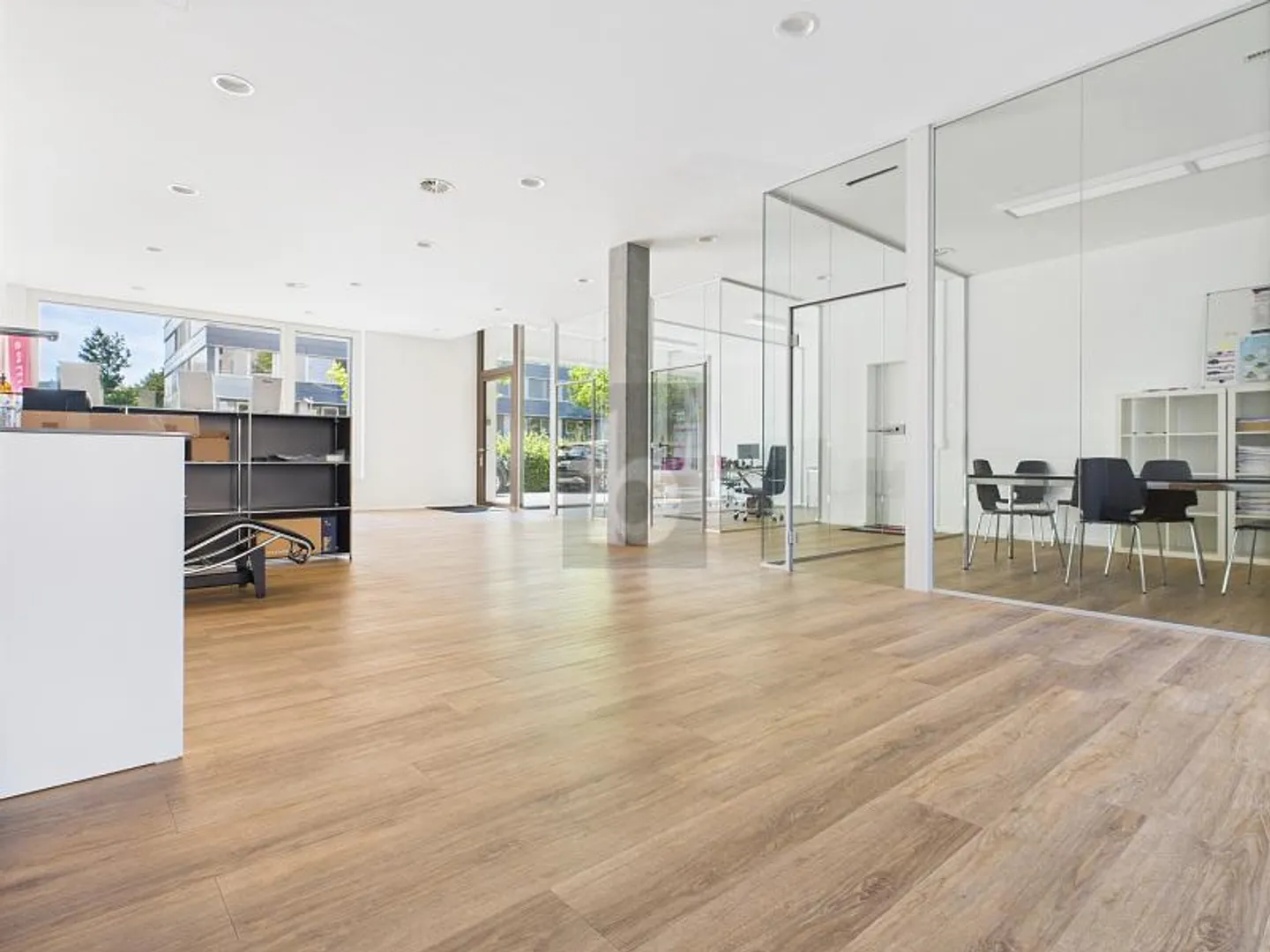 MODERNO E IN UNA POSIZIONE DI PRIMA CLASSE - Foto 2 di 6