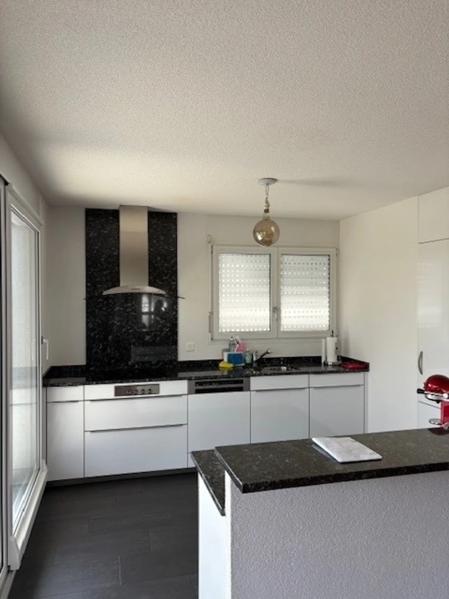 Appartement moderne de 4,5 pièces avec terrasse et vue dégagée au sud à Kerzers - Photo 5 sur 13