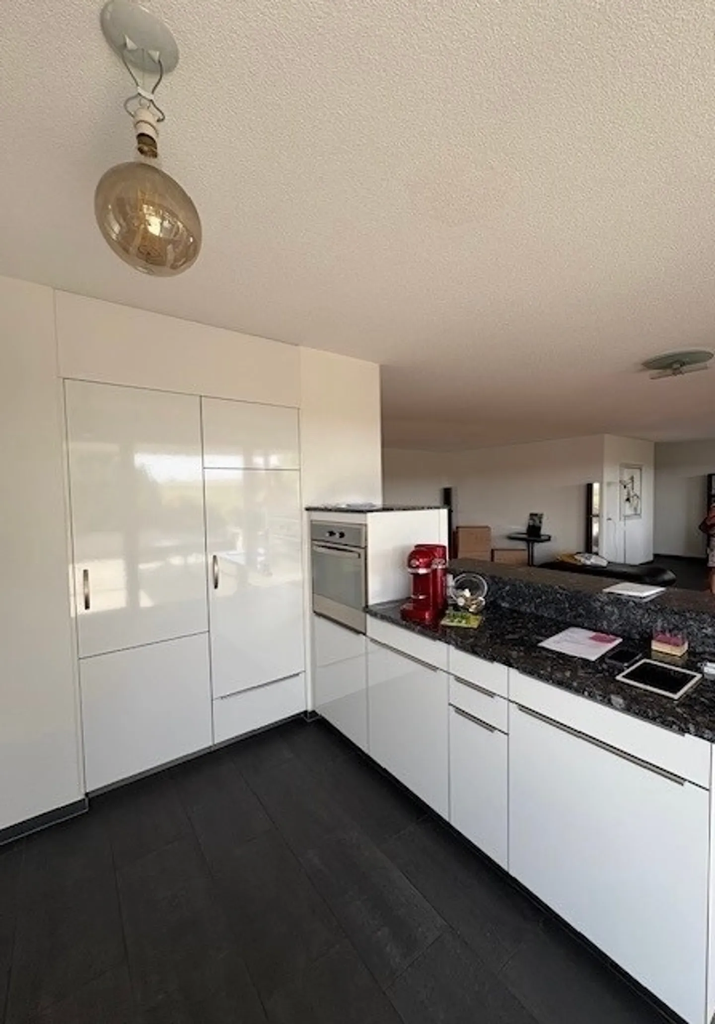 Appartement moderne de 4,5 pièces avec terrasse et vue dégagée au sud à Kerzers - Photo 4 sur 13