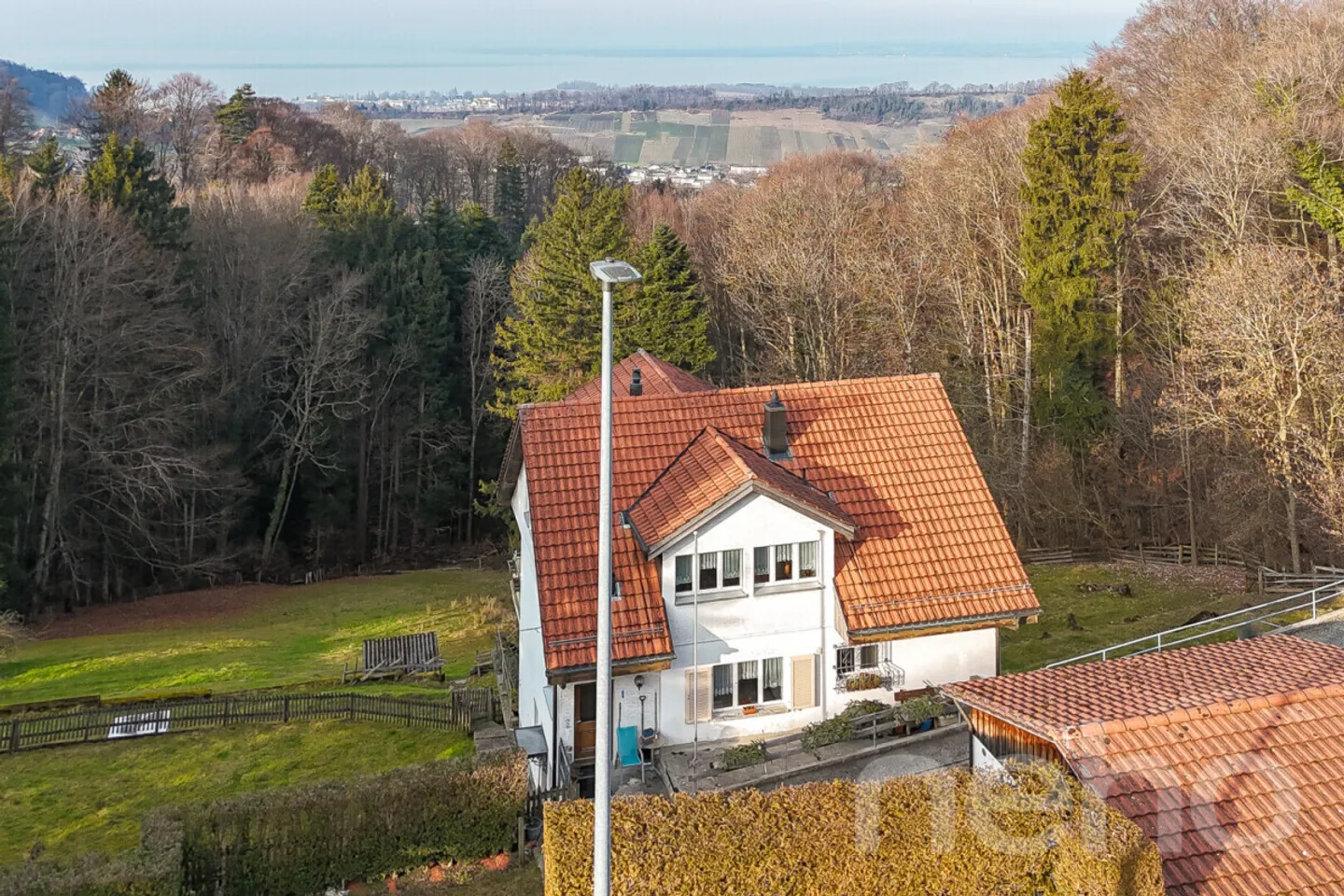 Space for Dreams House with Apartment and 9,726 m2 Plot - Photo 1 of 12