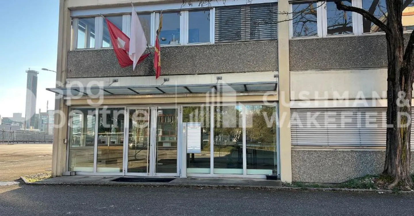 Superficie di 312 m² al piano terra per attività artigianale, showroom o attività B2B - Foto 1 di 12