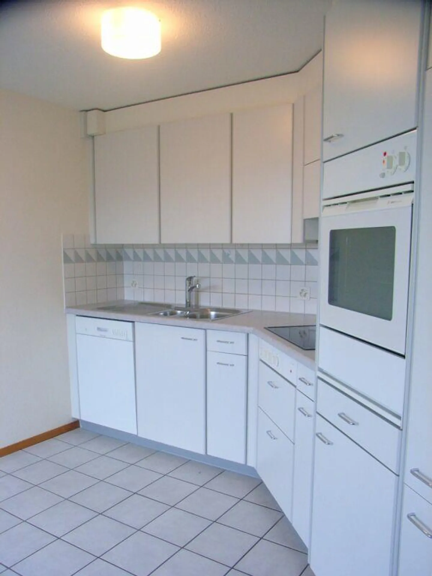 4.5-room apartment with fireplace and 2 balconies - Photo 5 of 14