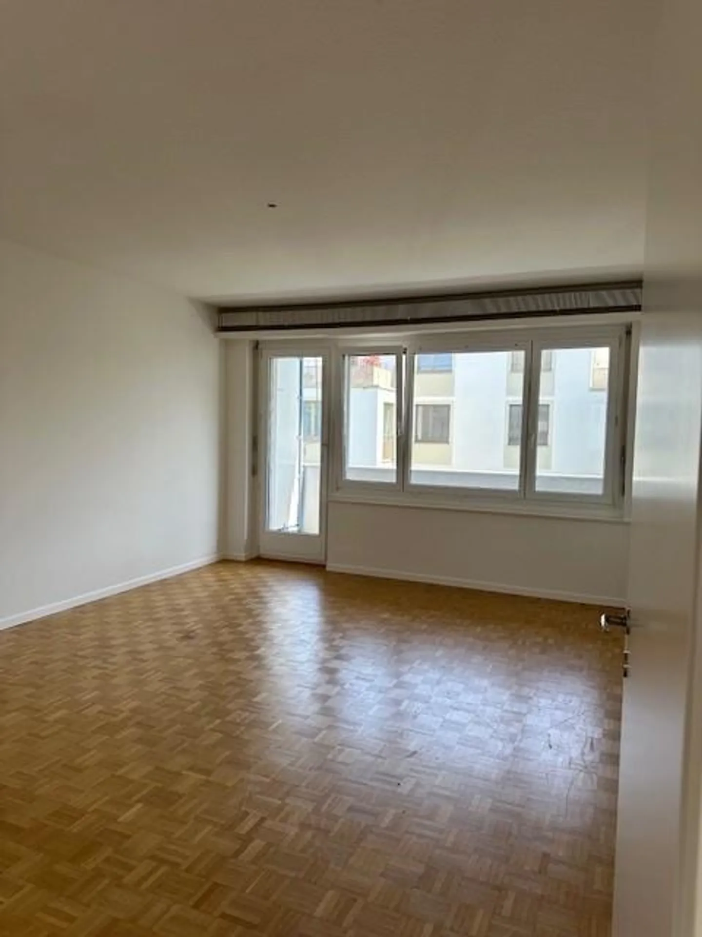 Temporary 3-room apartment on the 2nd floor, in 8048 Zurich for rent until January 31, 2027 - Photo 3 of 8