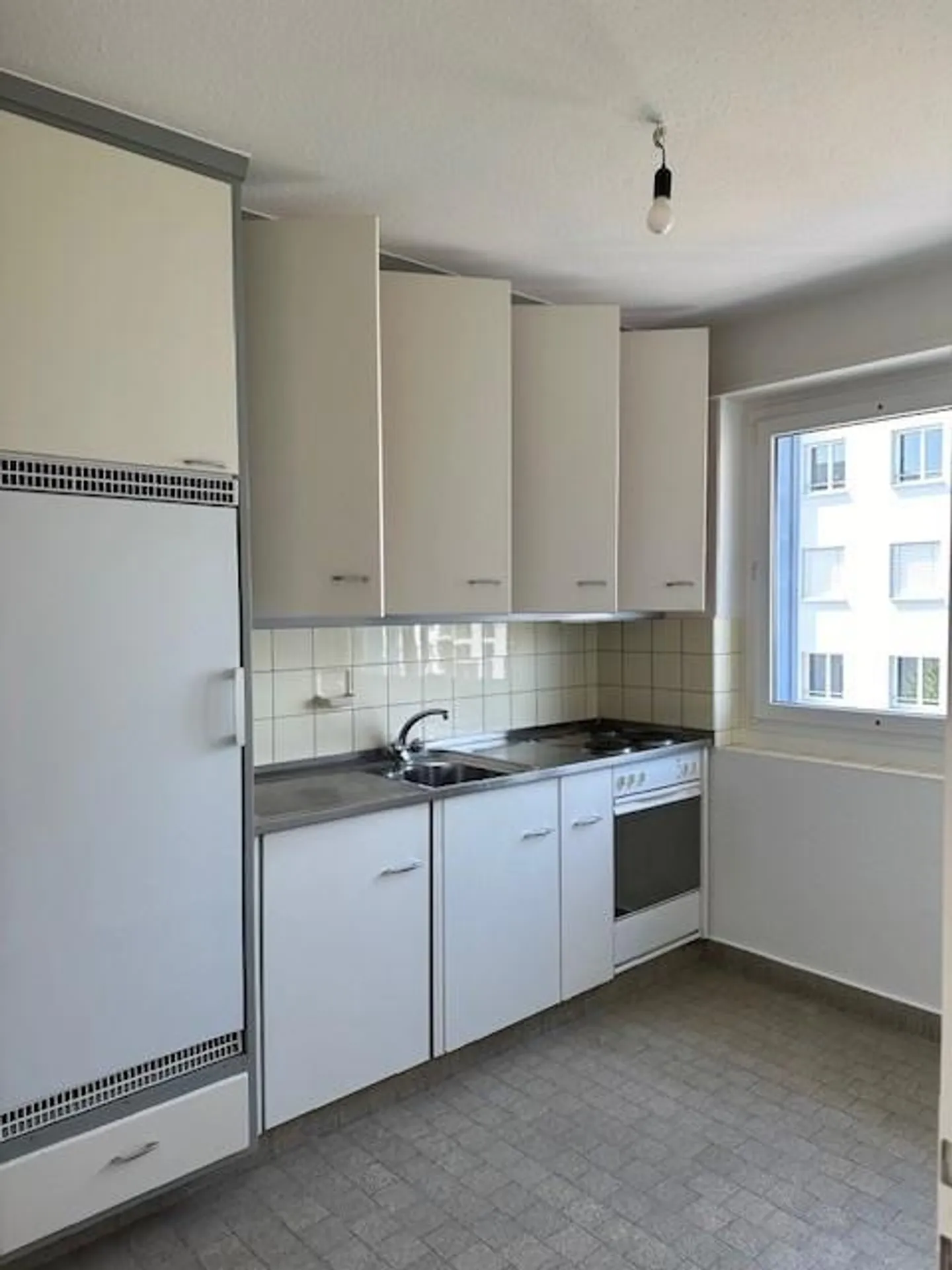 Temporary 3-room apartment on the 2nd floor, in 8048 Zurich for rent until January 31, 2027 - Photo 4 of 8