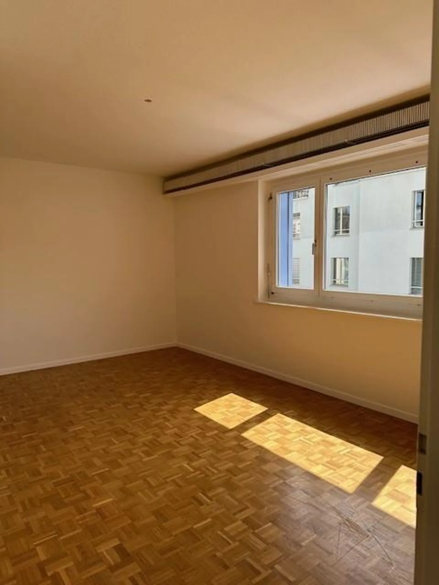 Temporary 3-room apartment on the 2nd floor, in 8048 Zurich for rent until January 31, 2027 - Photo 5 of 8