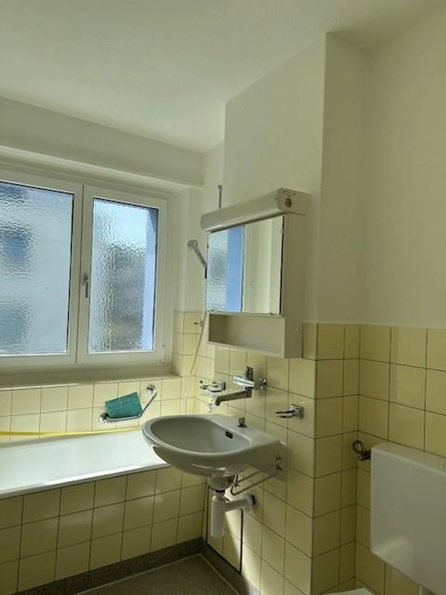 Temporary 3-room apartment on the 2nd floor, in 8048 Zurich for rent until January 31, 2027 - Photo 6 of 8