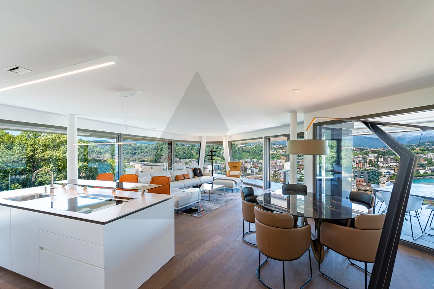 SEEANSICHT WOHNUNG IN EINEM MODERNEN WOHNKOMPLEX - Foto 3 von 16