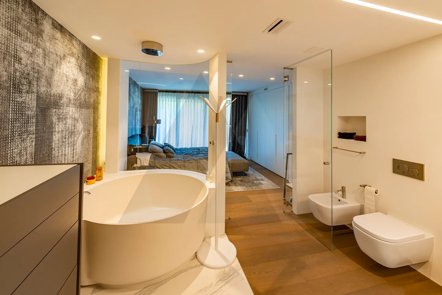 SEEANSICHT WOHNUNG IN EINEM MODERNEN WOHNKOMPLEX - Foto 8 von 16