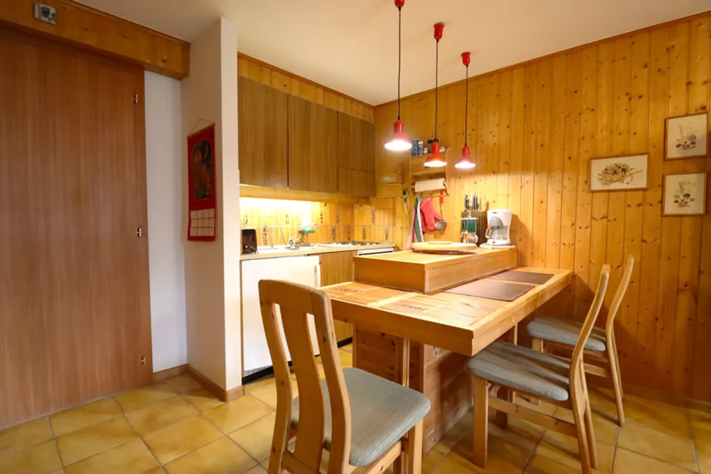 2-room apartment ideally located at the entrance of St-Luc - Photo 3 of 8