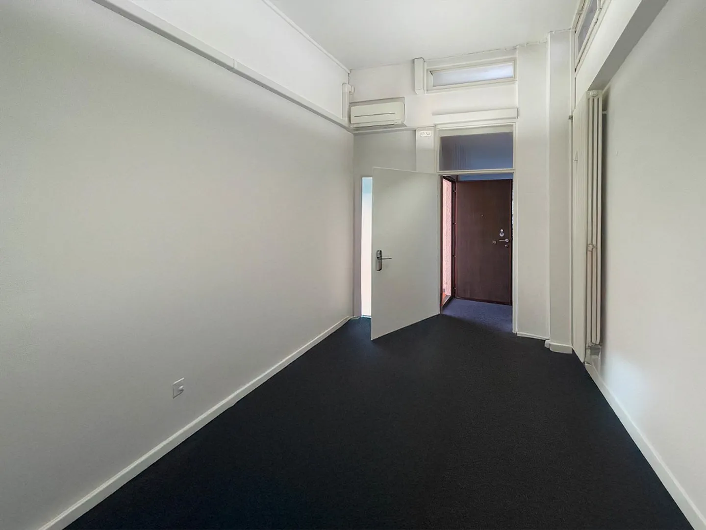 Spacious 4.5 room apartment in Lugano - Photo 4 of 9