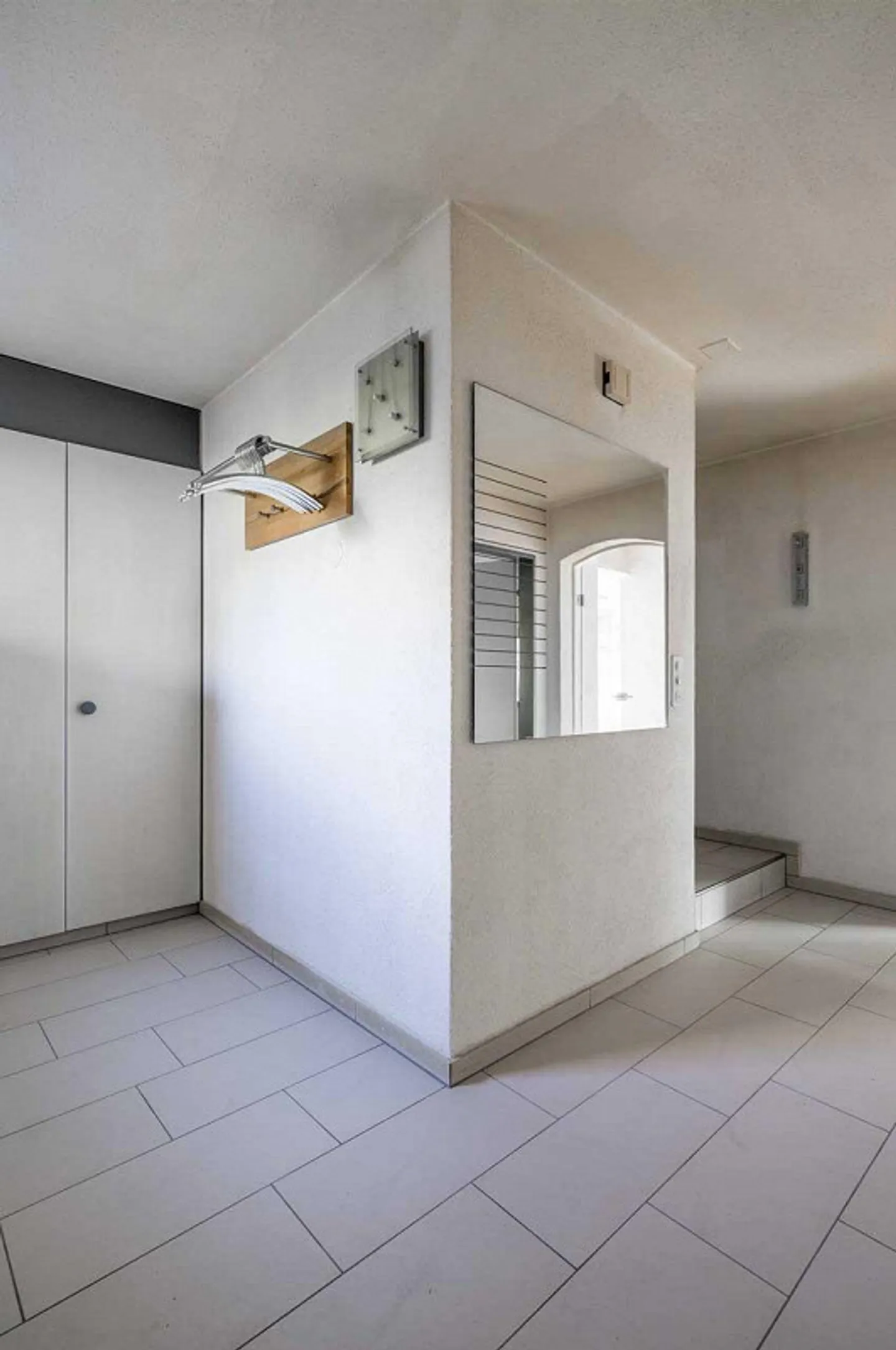 Single-family home in family neighborhood - Photo 8 of 15