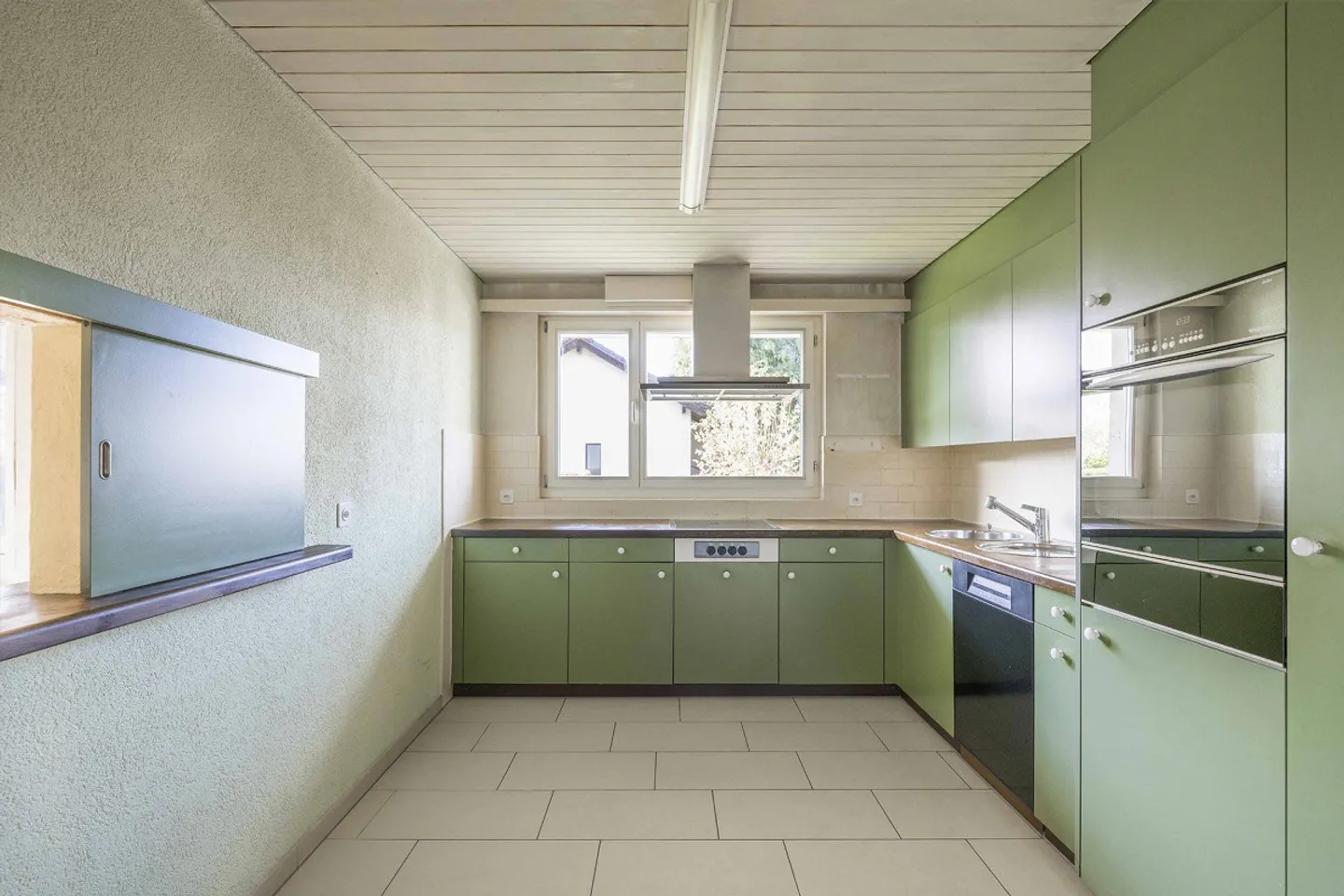 Single-family home in family neighborhood - Photo 9 of 15