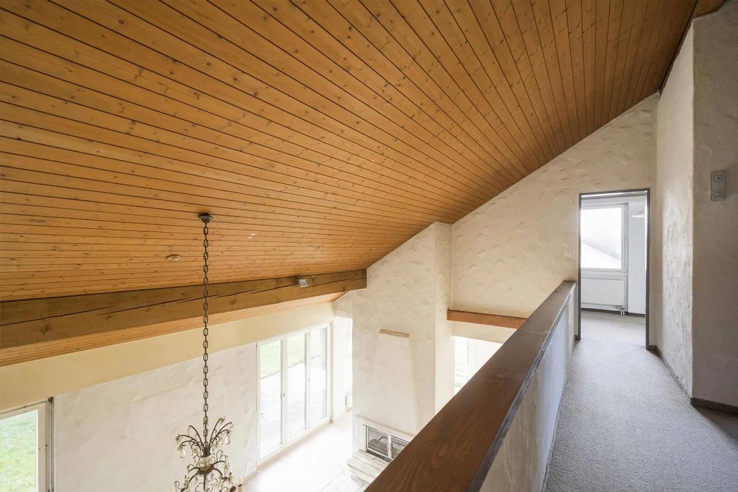 Single-family home in family neighborhood - Photo 10 of 15